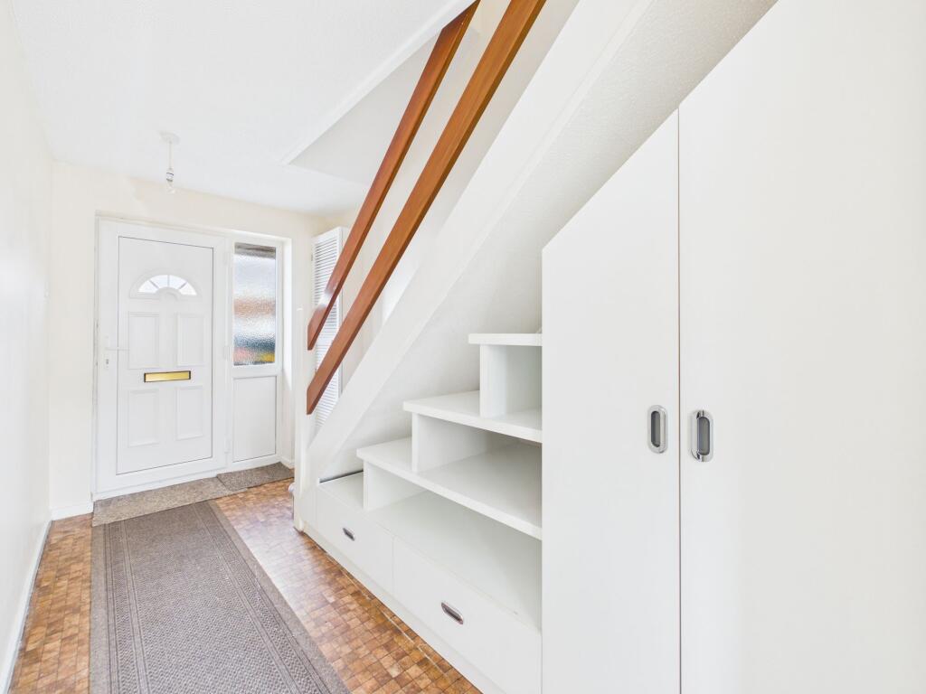 House in Nottingham, Carlton - More