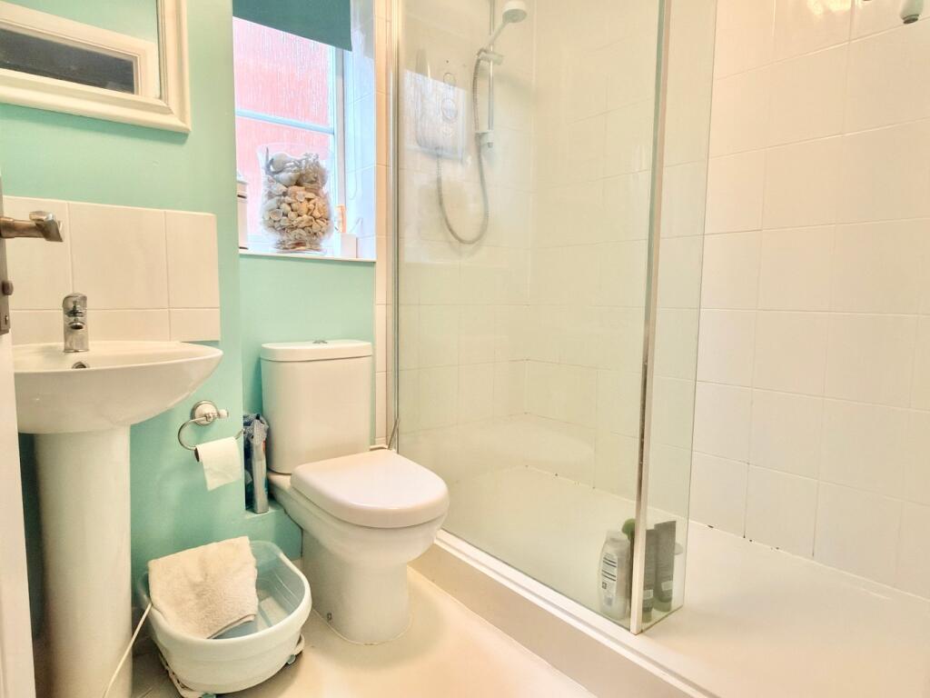 Vine Way, Stonehills, Tewkesbury, GL20 photo 4