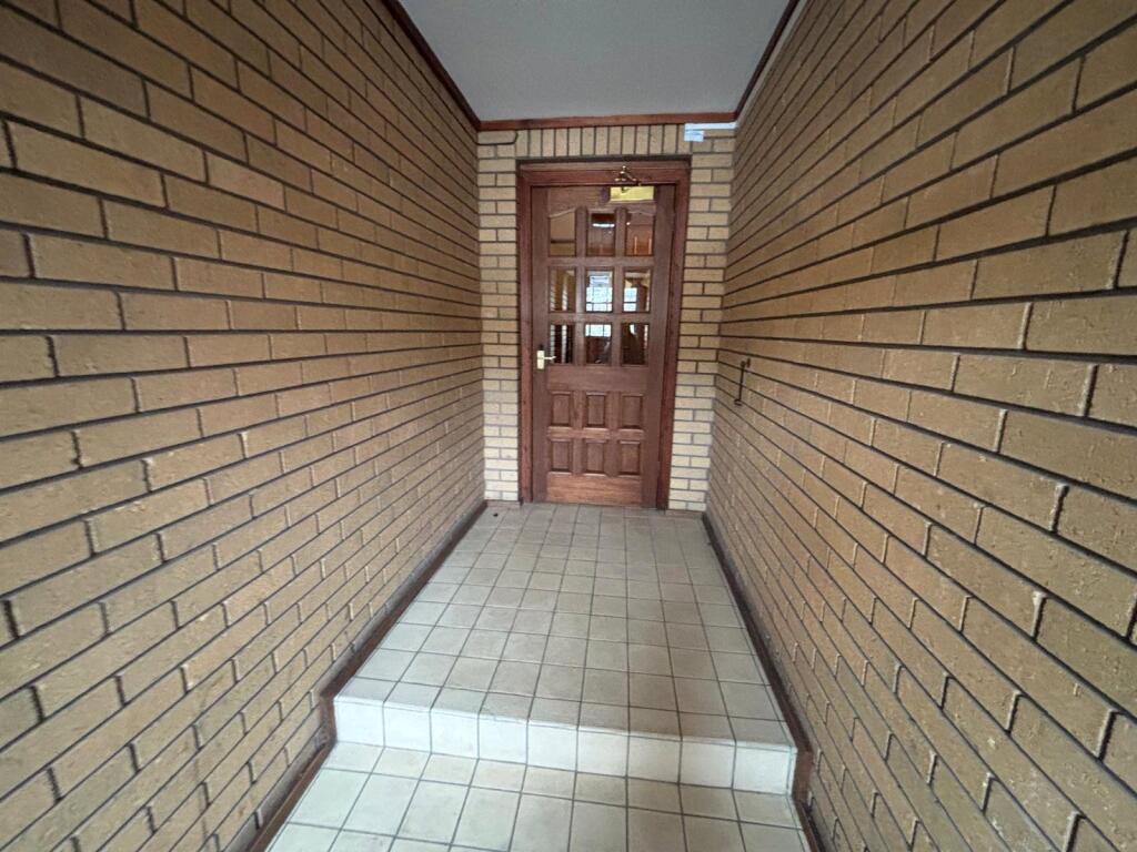 Apartment in Renfrewshire - View 2
