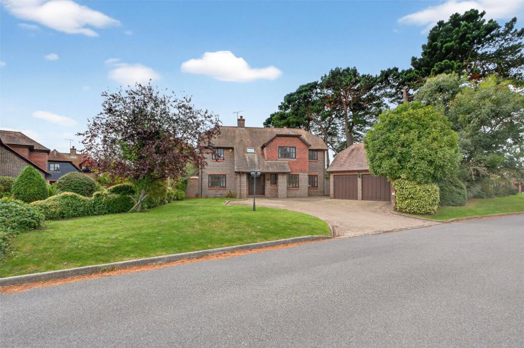 Main image of property: East Drive, Angmering, Littlehampton, West Sussex, BN16