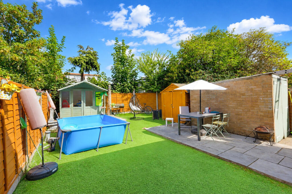 House in Southend-on-Sea - View 4