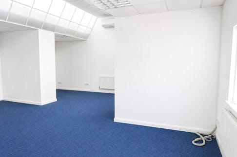 Circle Line Office Interior 5.jpeg