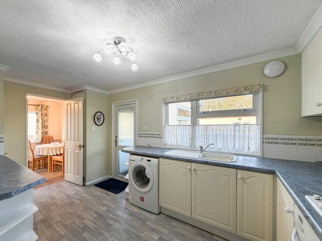 St Gotthards Avenue, Martlesham Heath, Ipswich, IP5 photo 3