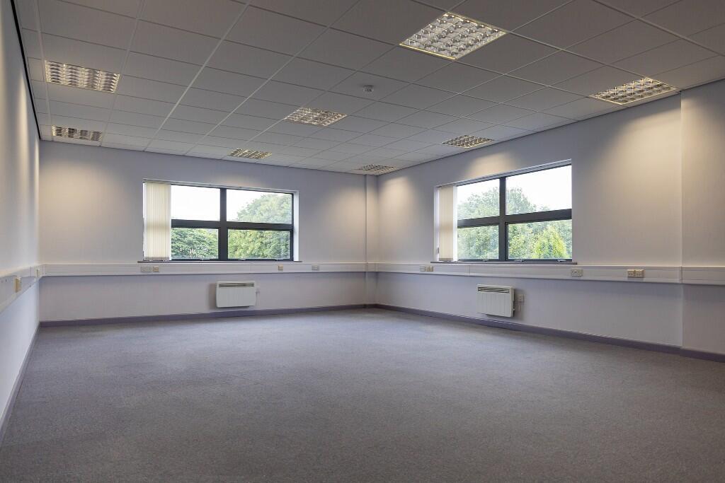 550 sq ft office