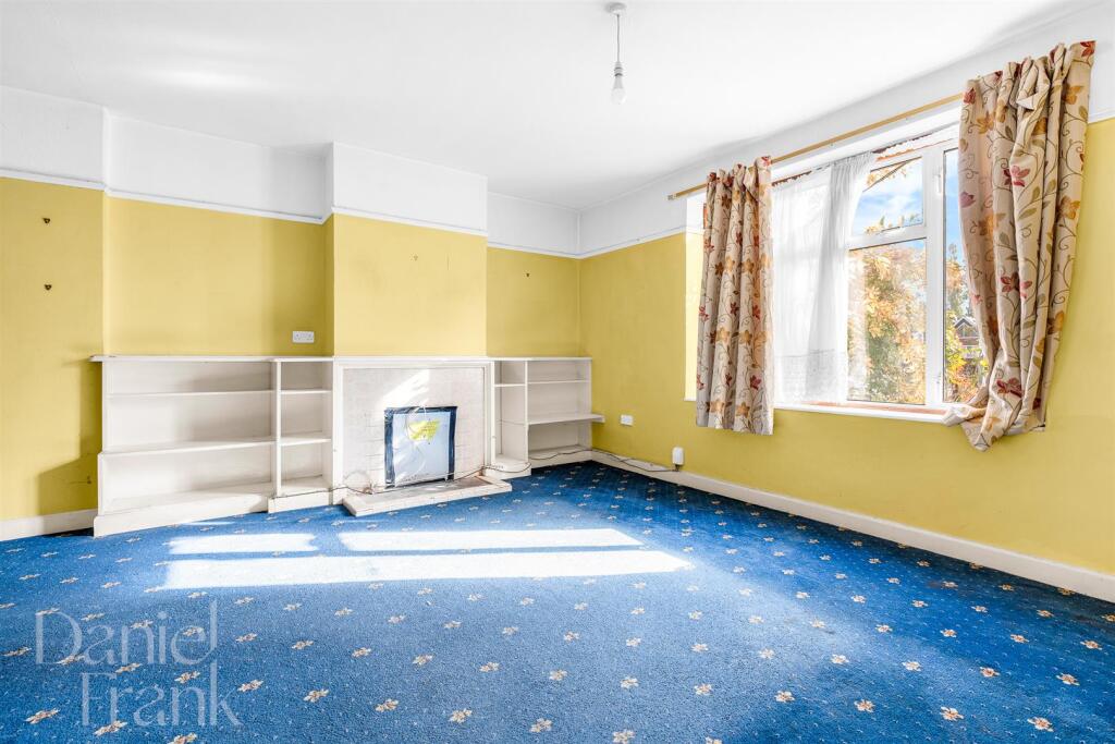 Wellfields, Loughton photo 4