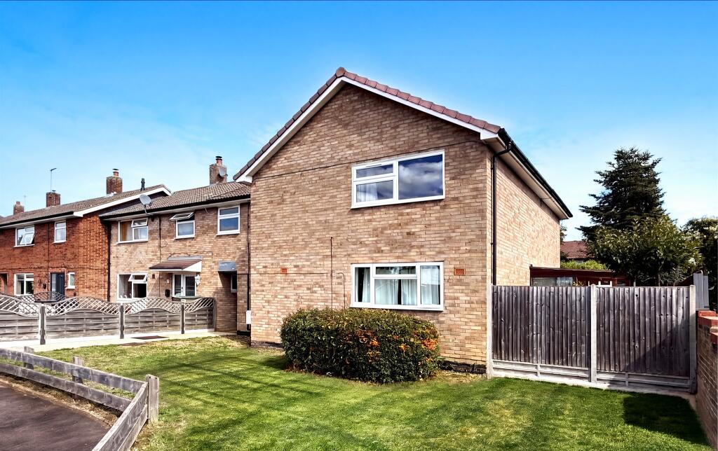 2-bed flat on Four Acres, STEVENAGE, £280,000