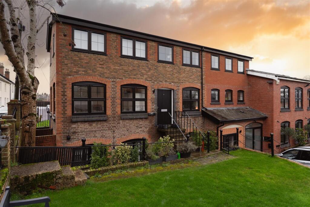 Main image of property: Oakdene Road, Redhill