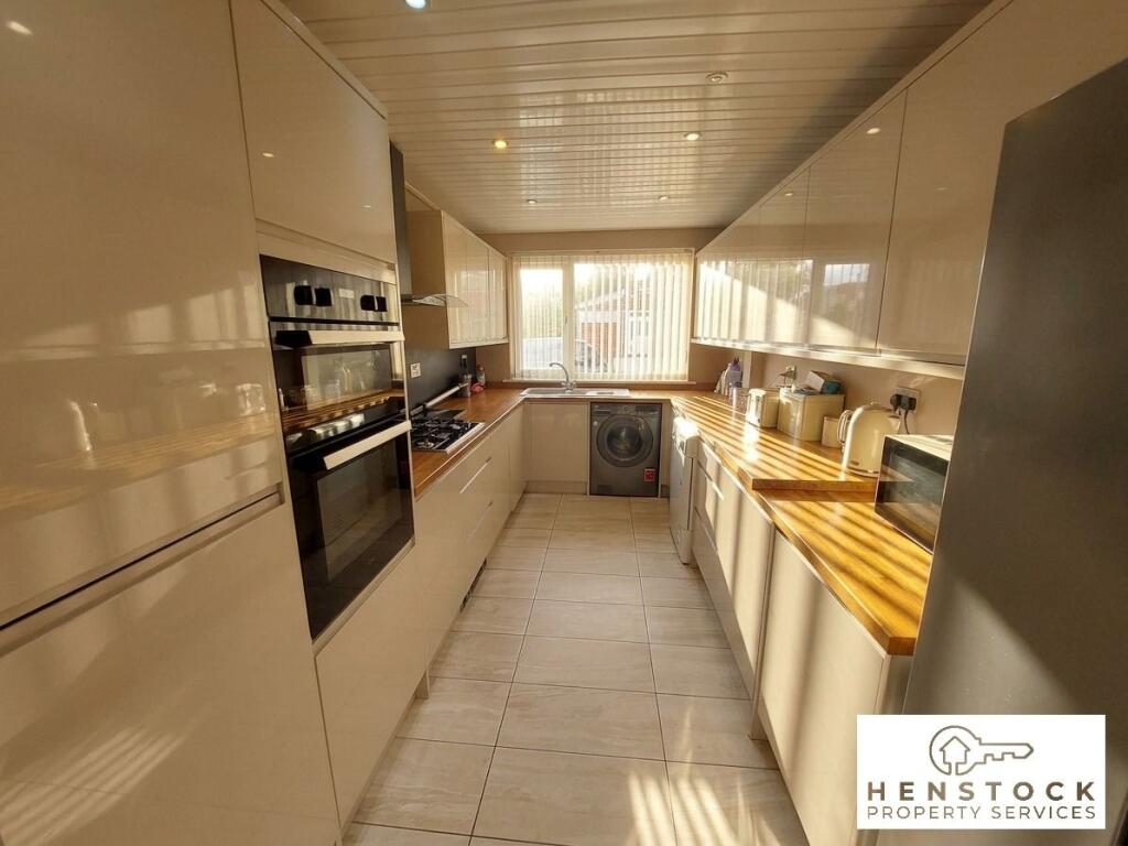 House in Rochdale, Greater Manchester - View 4