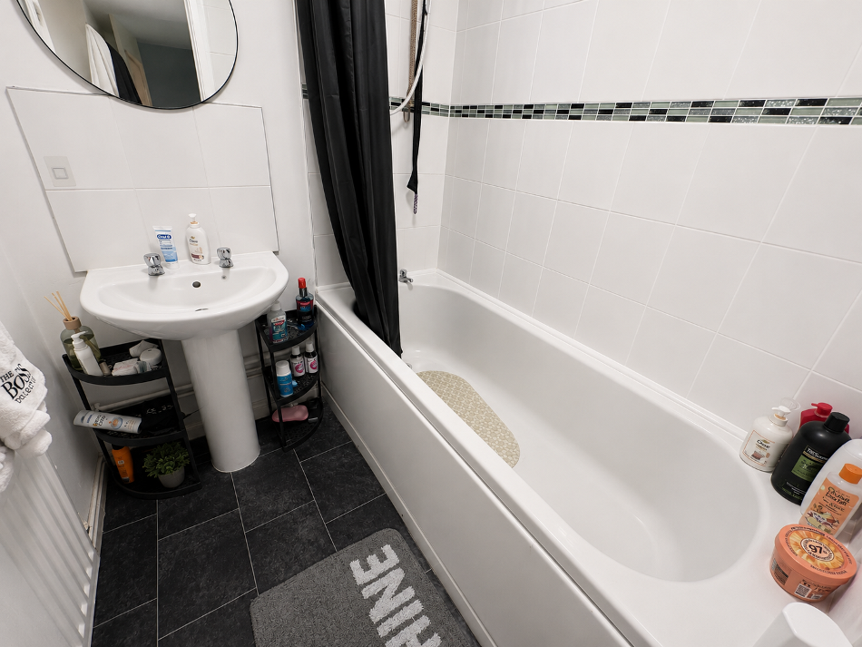 Apartment in Walsall - More