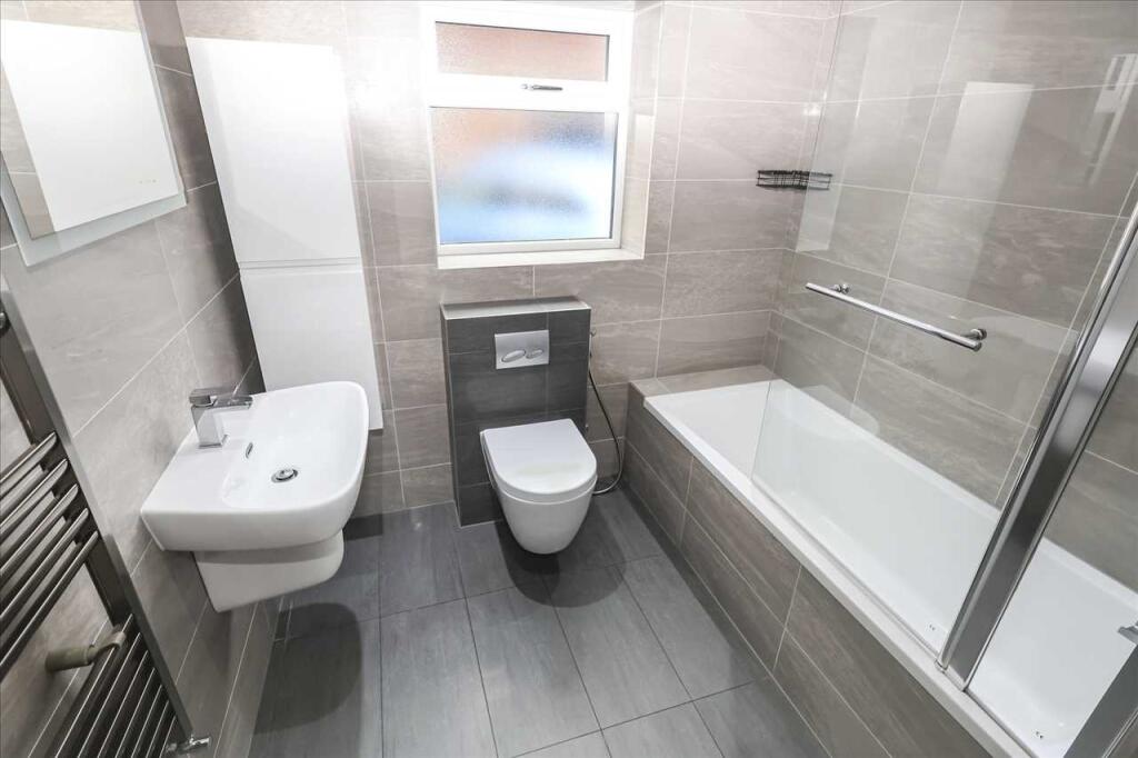 House in Slough - View 4