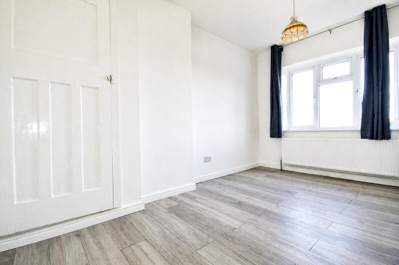 Apartment in Harrow - More