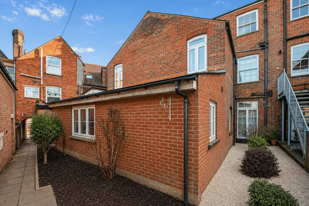 Main image of property:  17 High Street, , Lyndhurst, SO43