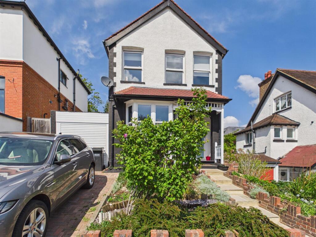 Main image of property: The Avenue, Coulsdon