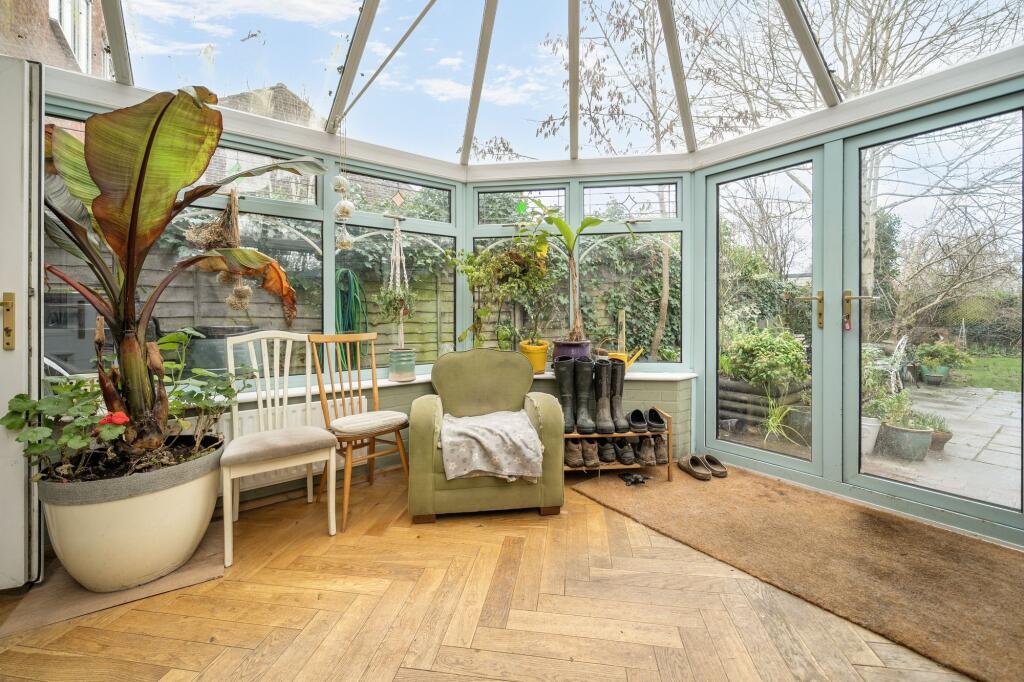 House in Basingstoke and Deane, Little Basing, Riverdene - More