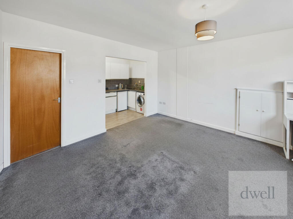 Main image of property: Spen Lane, West Park, Leeds, LS16