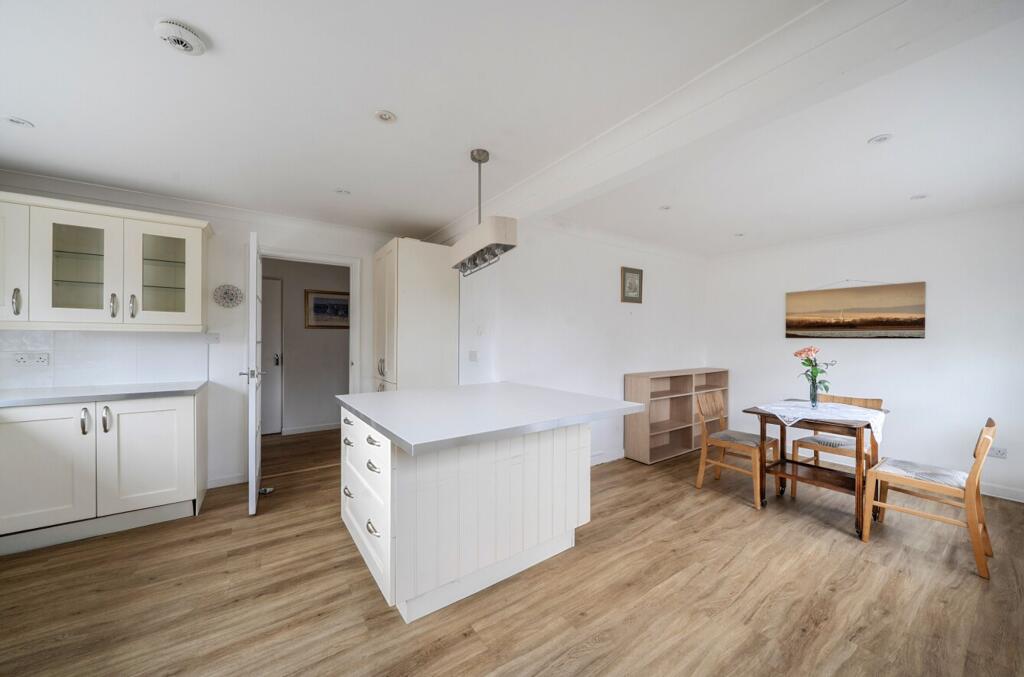House in Portsmouth - More