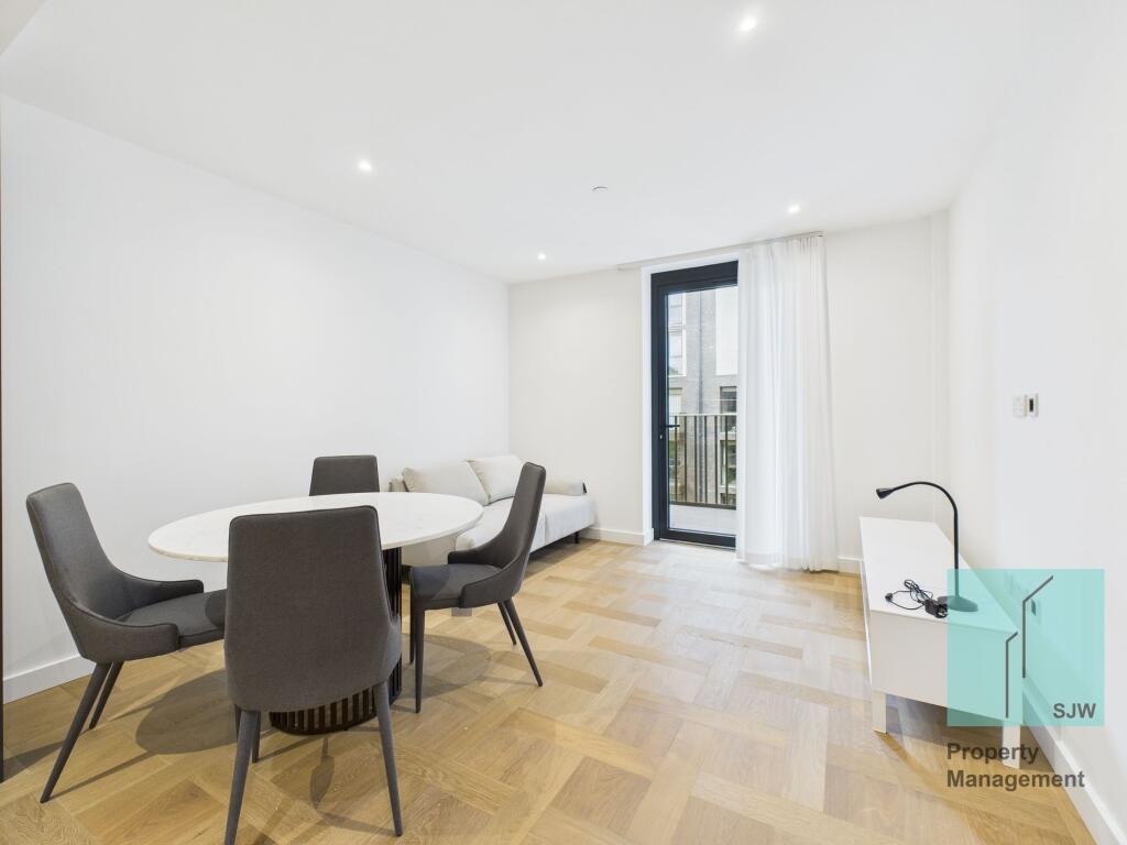 Main image of property: 3 Boxwood Gardens, London, E1W