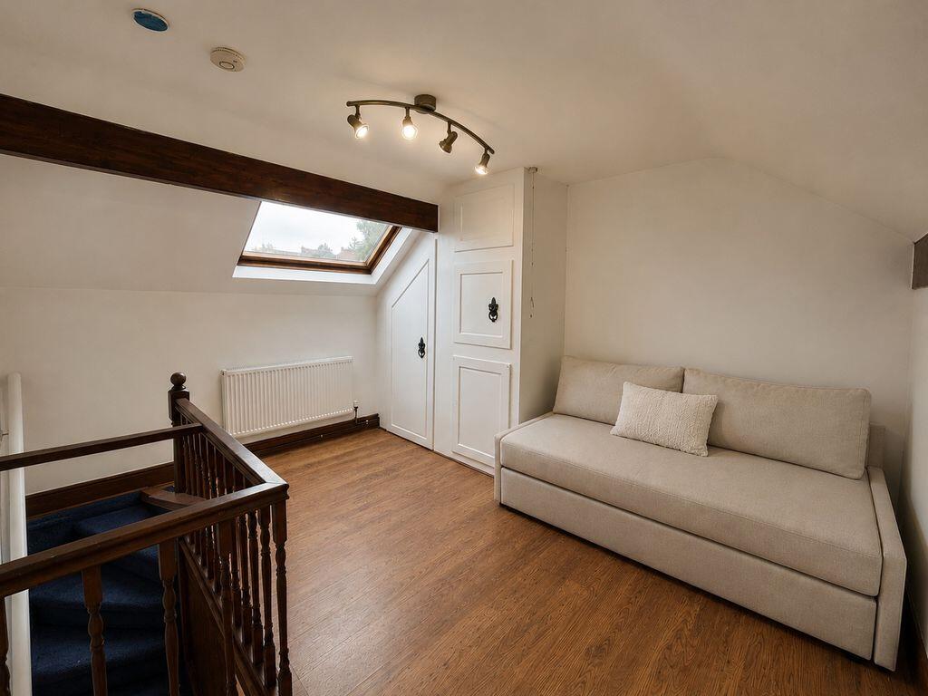 House in Bolsover, Shirebrook - More