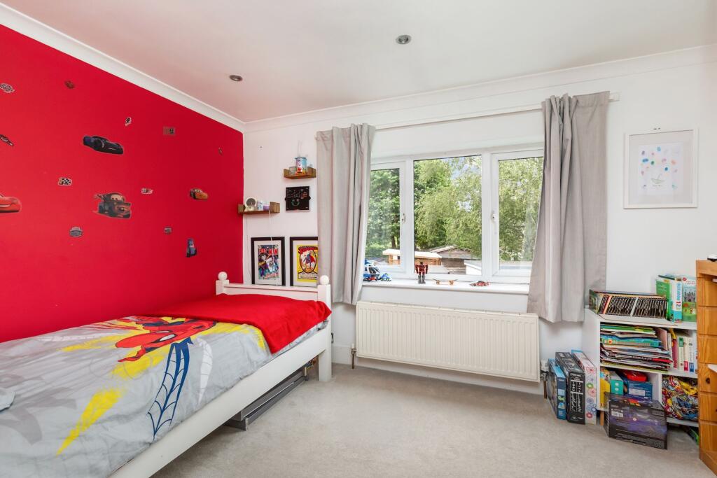 House in Horsham, Roffey, North Horsham - More