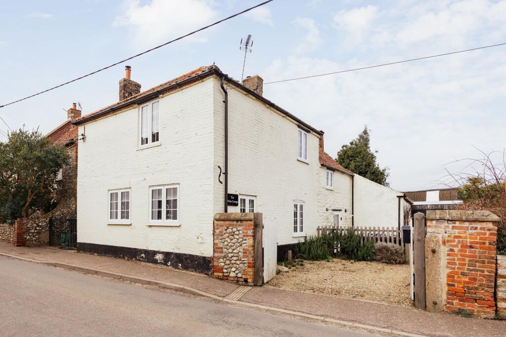 Main image of property: Chain Free Cottage in Docking