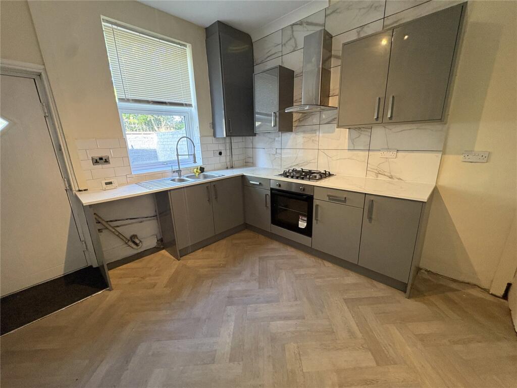 House in Tameside, Greater Manchester - View 4