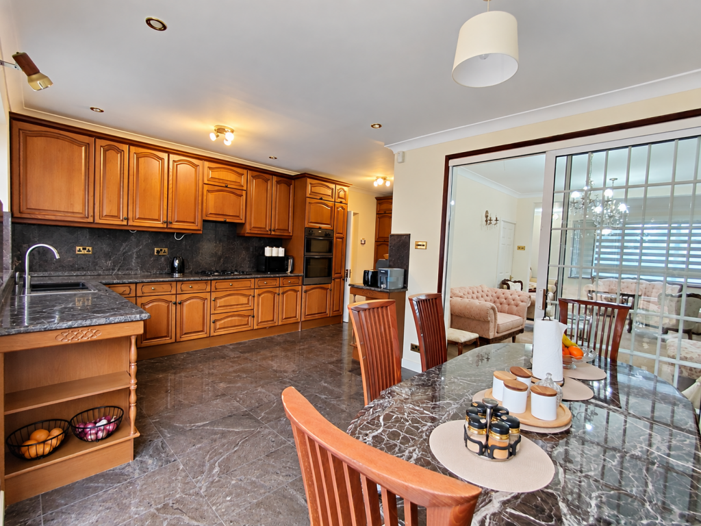 House in Southall - View 5