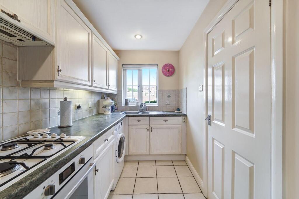 Longfellow Road, Worcester Park, KT4 photo 4