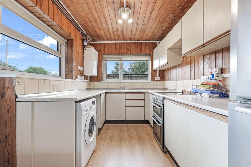 House in Stockton-on-Tees, Ormesby Bank, Normanby - More
