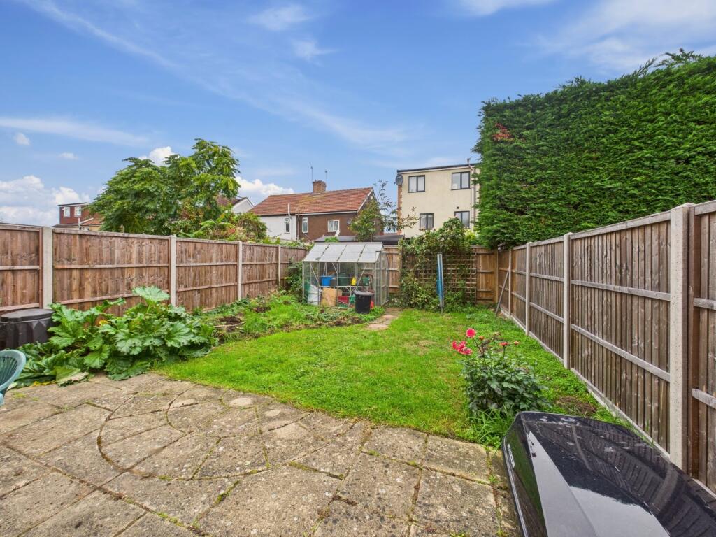 Orchard Close, Ashford, Surrey, TW15 photo 3
