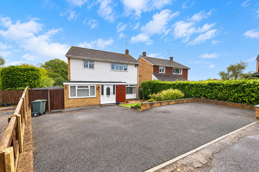 4-bed detached on Linden Way, Horndean, £425,000