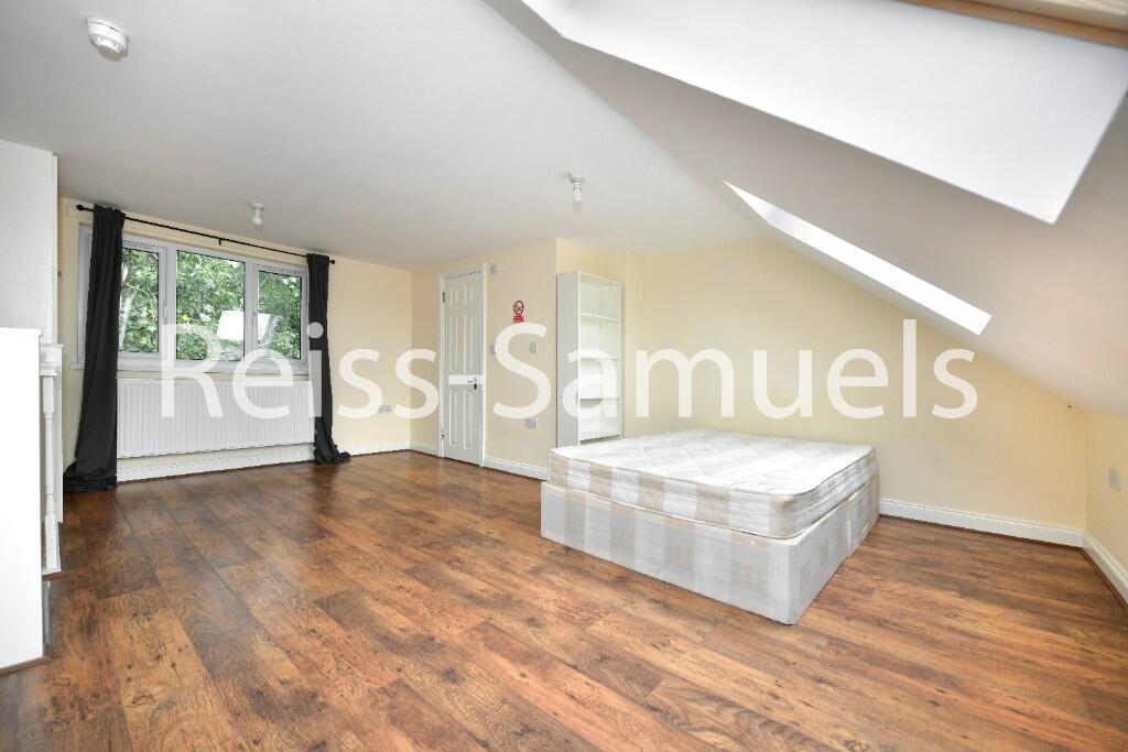 5 bedroom semi-detached house for rent