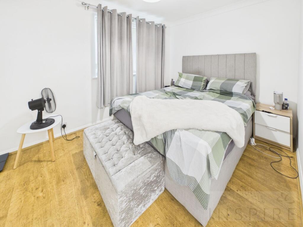 Chaldon Road, Crawley, RH11 - View 2