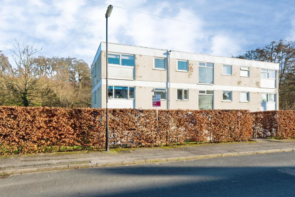 Main image of property: Lawrence Grove, Southampton