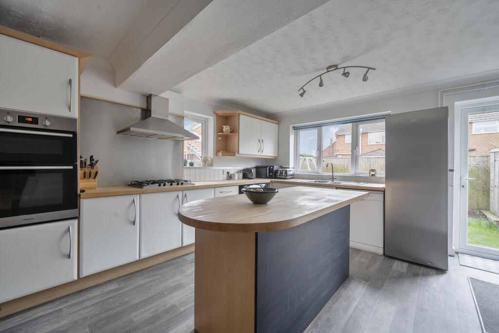 Bradene Close, Royal Wootton Bassett, SN4 photo 4