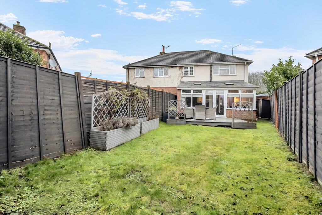 Wentworth Avenue, Reading, Berkshire, RG2 photo 3