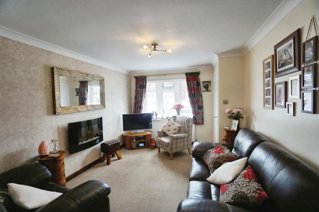House in Sandwell, West Midlands - More