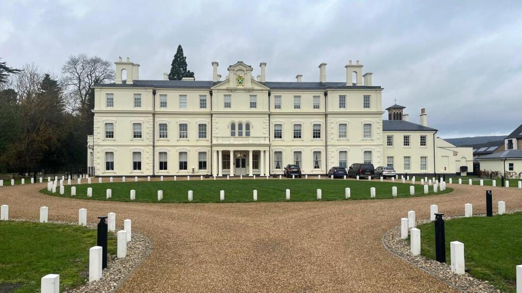 Main image of property: Wills Crescent, Leybourne, West Malling, Kent, ME19