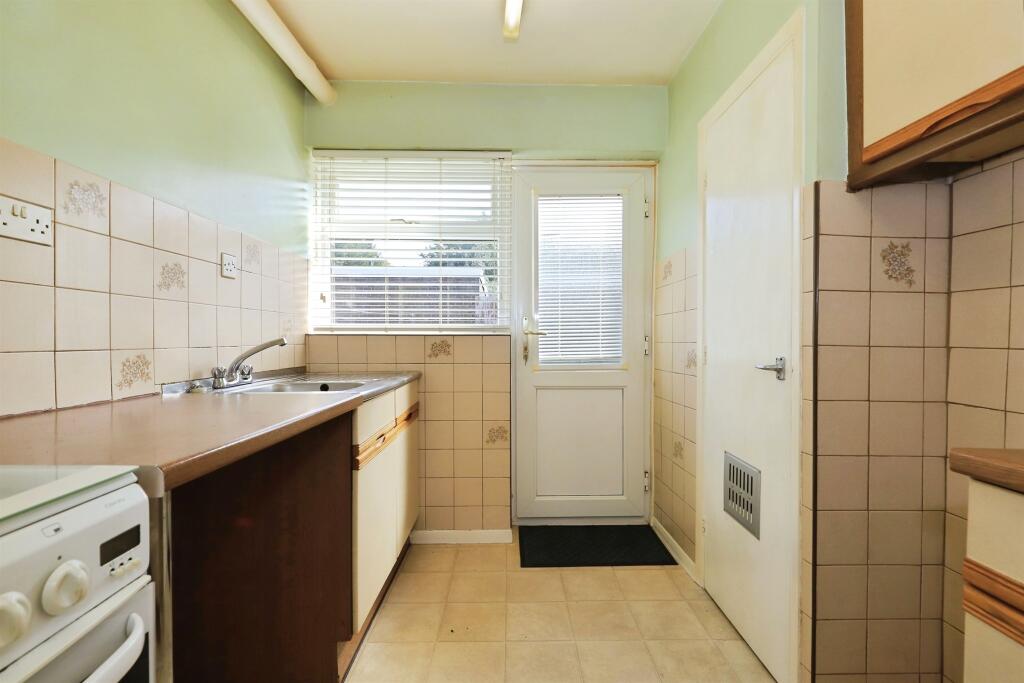 Apartment in Wolverhampton, West Midlands - View 4