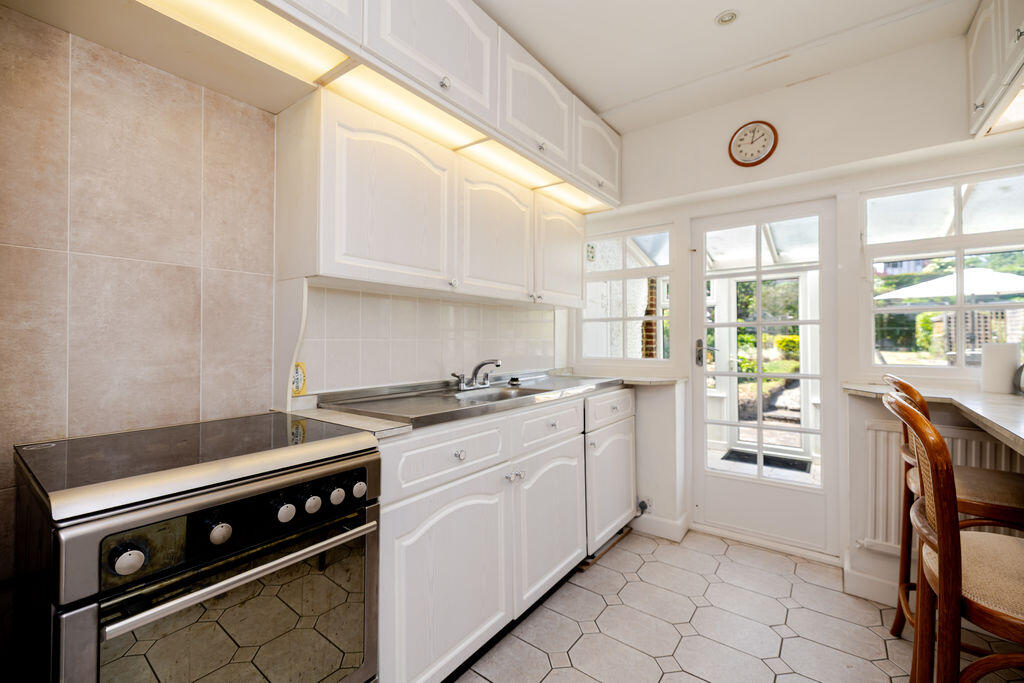 The Netherlands, Coulsdon photo 4