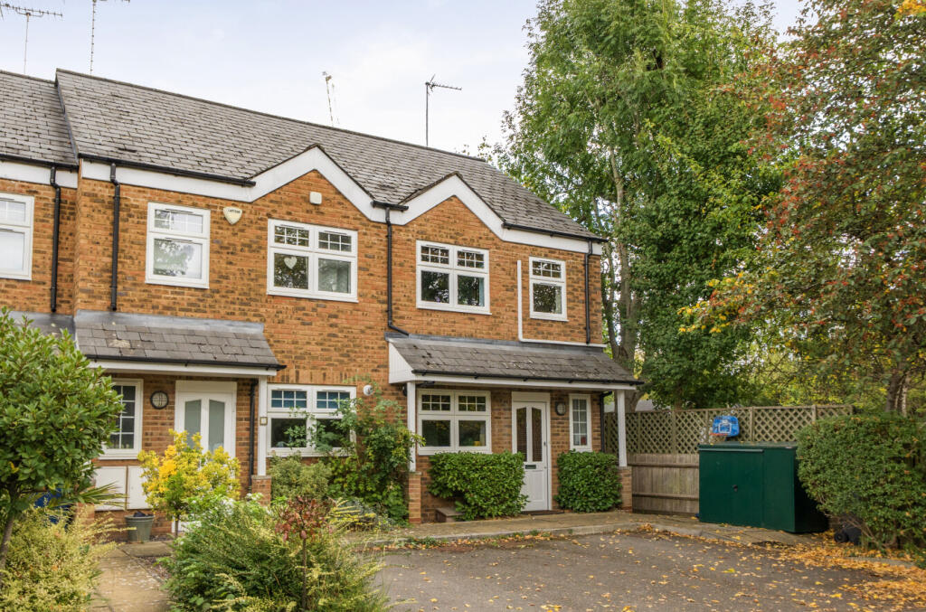 Main image of property: Elwood Close, Barnet, EN5