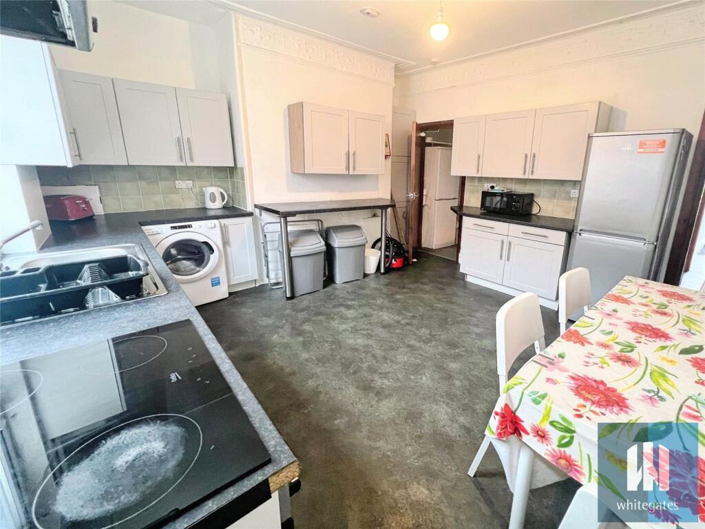 6 bedroom terraced house for rent