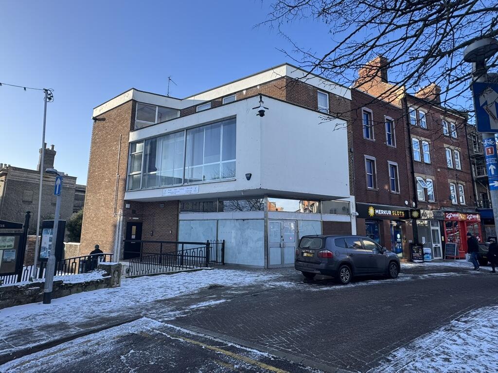 Main image of property: 1 Market Place, Wisbech, Cambridgeshire, PE13 1DT