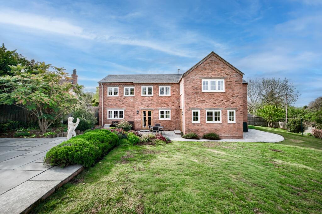 5 bedroom detached house for sale in The Cottage on the Hill