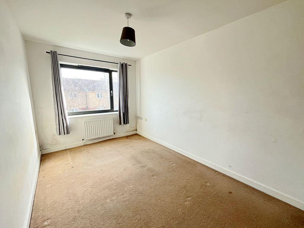 Apartment in London, London Borough of Harrow - View 5