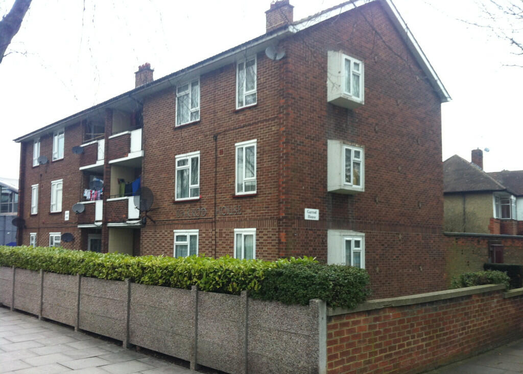 3-bed flat on The Broadway, Southall, £340,000
