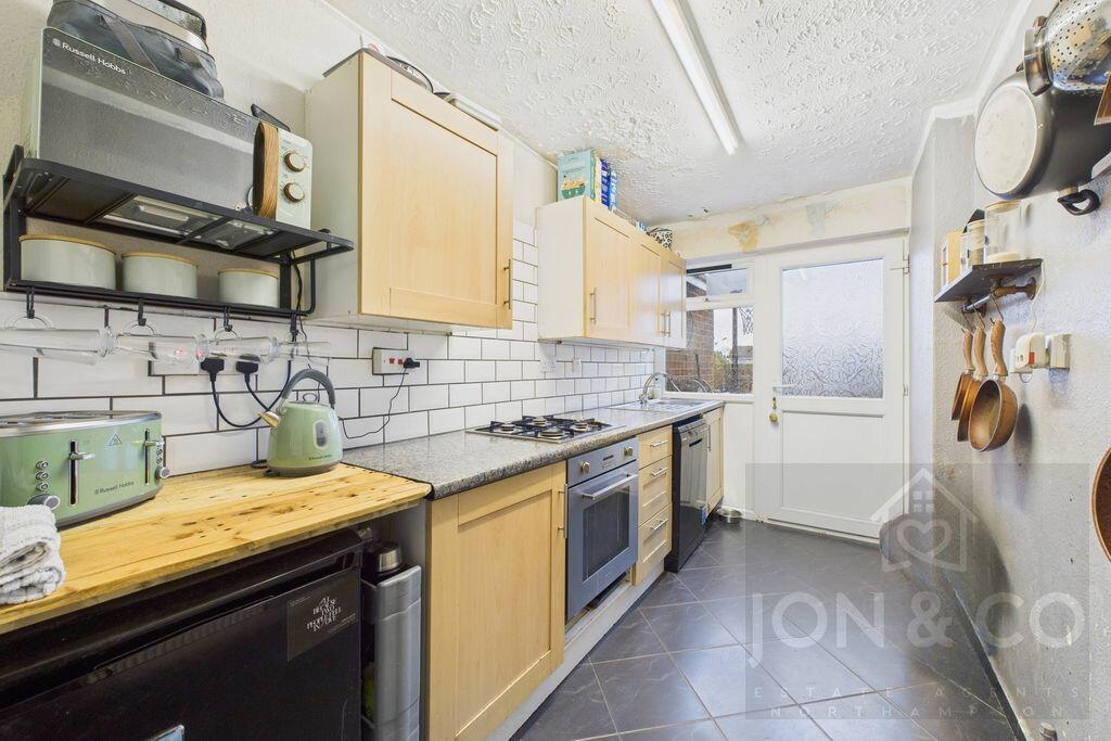 House in Northampton, West Northamptonshire - View 5