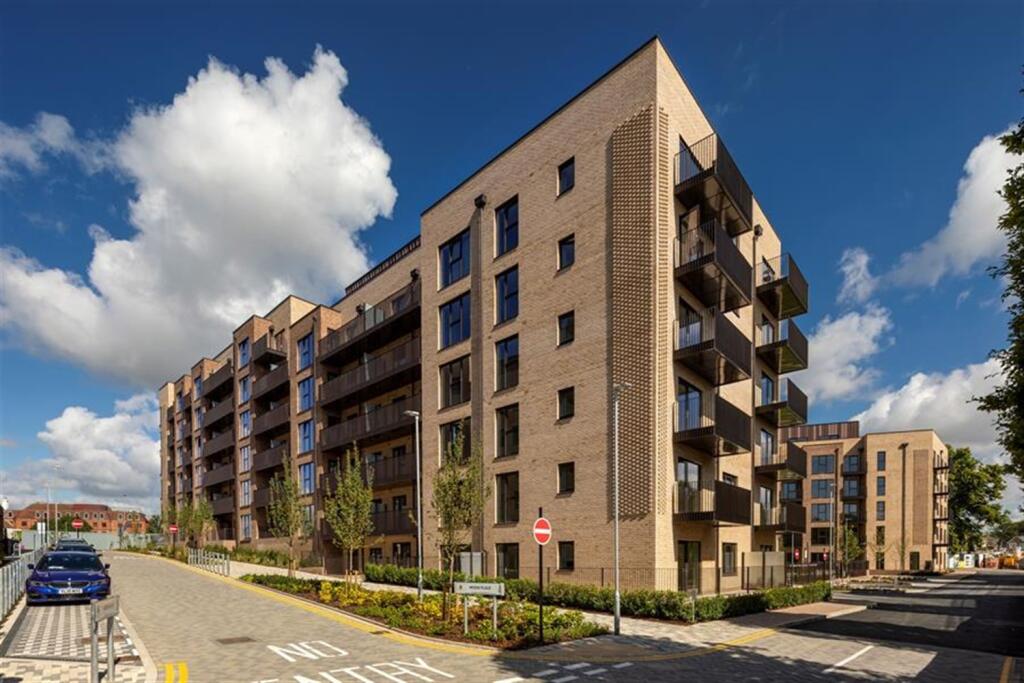 Main image of property: 1 bedroom property in St Andrews Road, Uxbridge