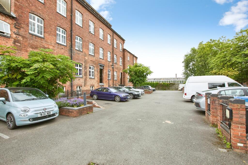 Horninglow Street, Burton-On-Trent - View 4