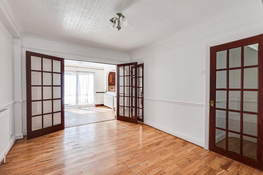 House in Croydon - View 4