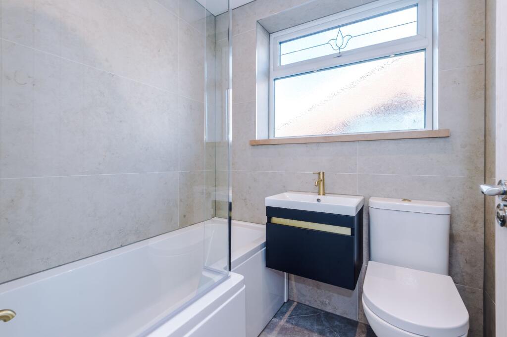 House in Warrington, Fearnhead - View 5